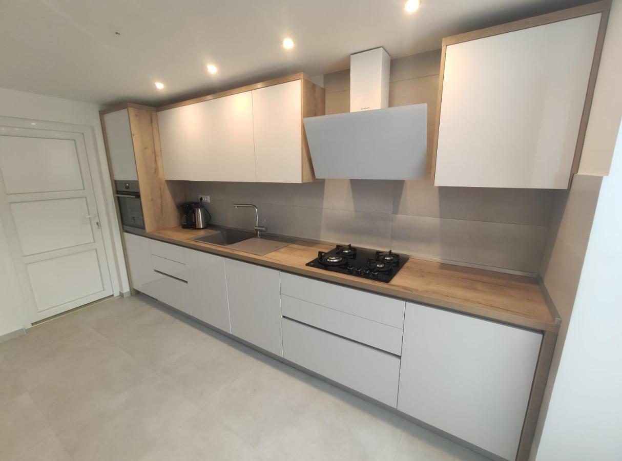 Peaceful Apartment 30 Meters From Sea Задар Екстериор снимка